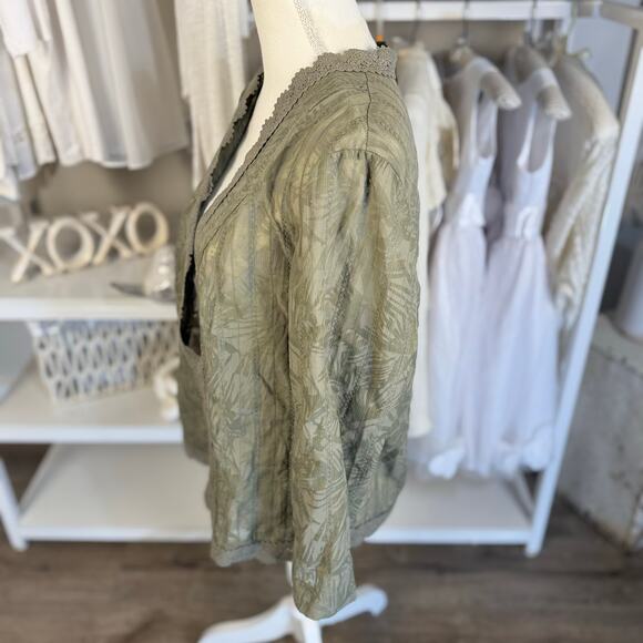 Chico's Women's Size 2 Beige Crochet Trim Palm Leaf Open Front Jacket #3426. - Picture 8 of 8